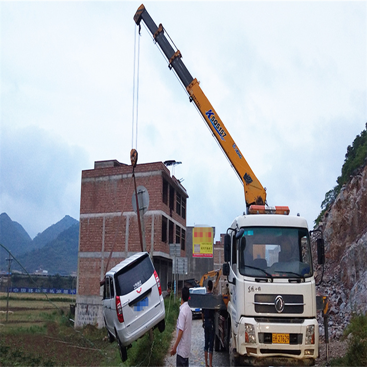 张掖道路交通事故救援吊装案例